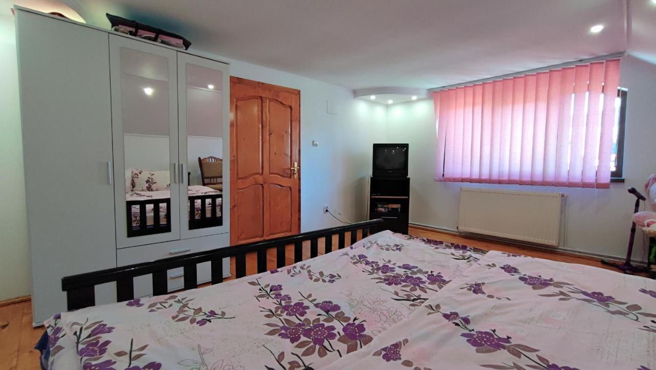 Dariamaf Apartment คัมพูลุง โมลโดเวเนสค์ ภายนอก รูปภาพ